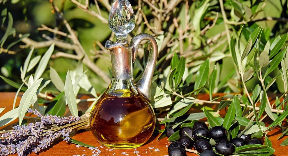 Role of Olive Oil in Mediterranean Diet